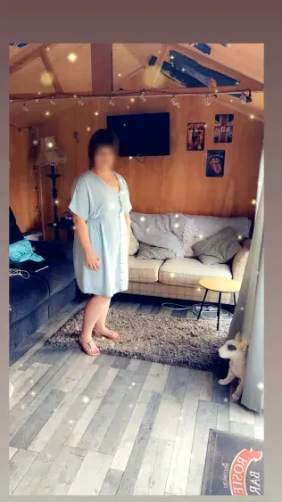 Bettina, 27