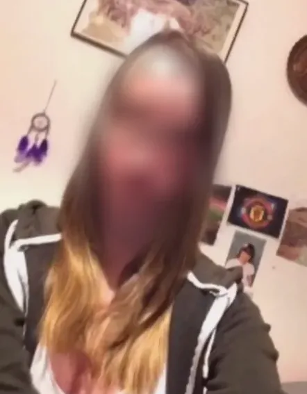 Elisabeth, 25