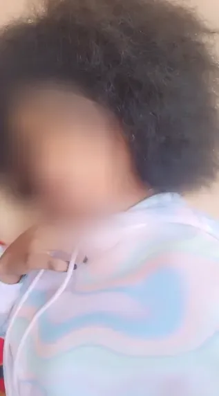Esra, 28