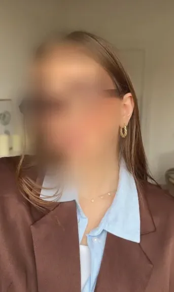 Jovana, 32