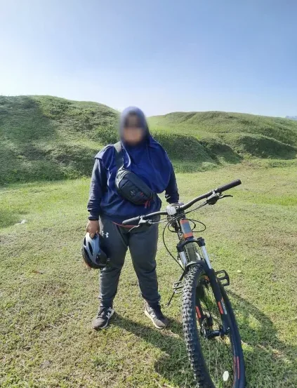 Karin, 27