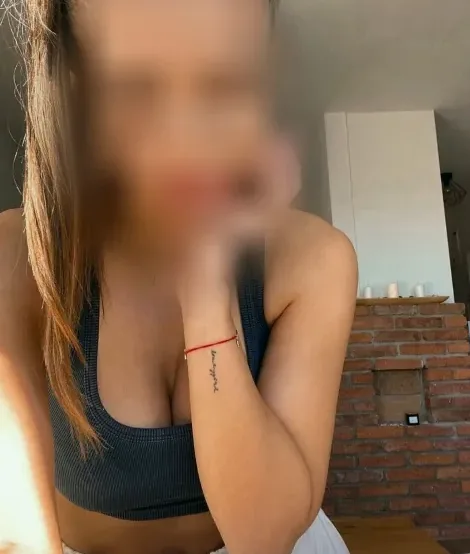 Sanja, 24