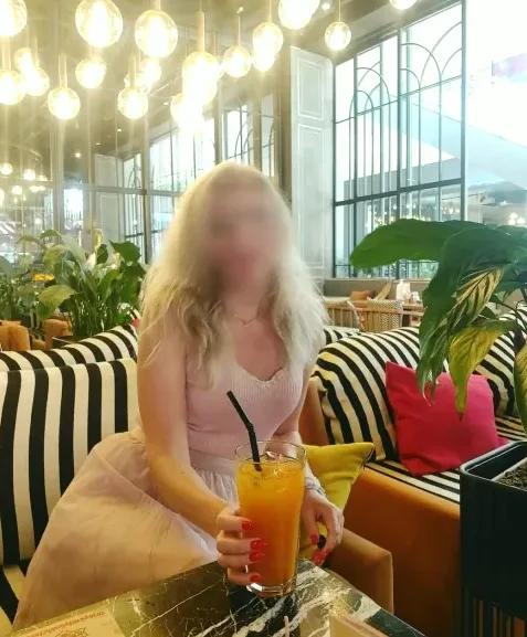 Yvonne, 38